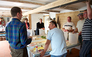 Mjødbrygningskursus i de rustikke lokaler på Østervang Gaard